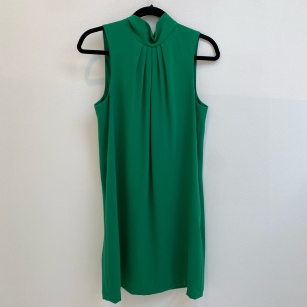 BCBG MaxAzria green cocktail dress. Size M